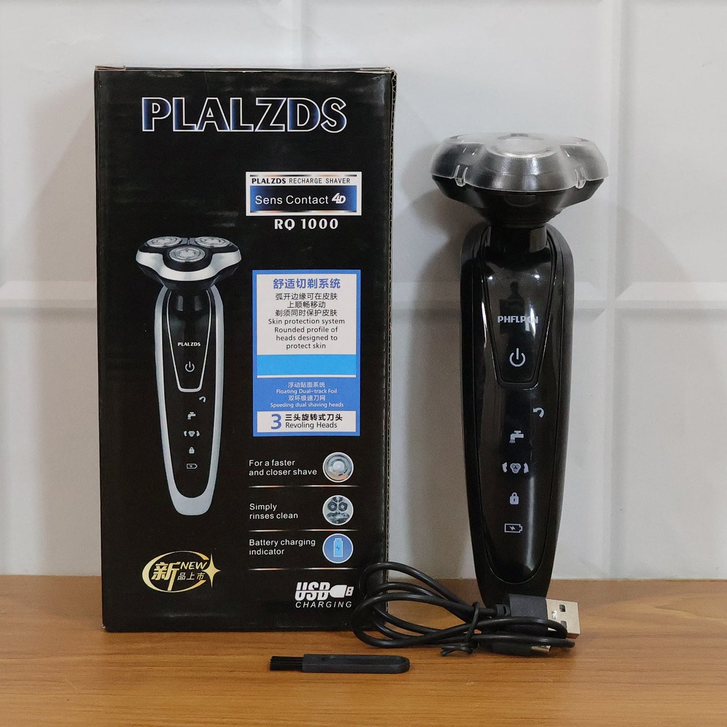 Complete grooming kit with cleaning brush