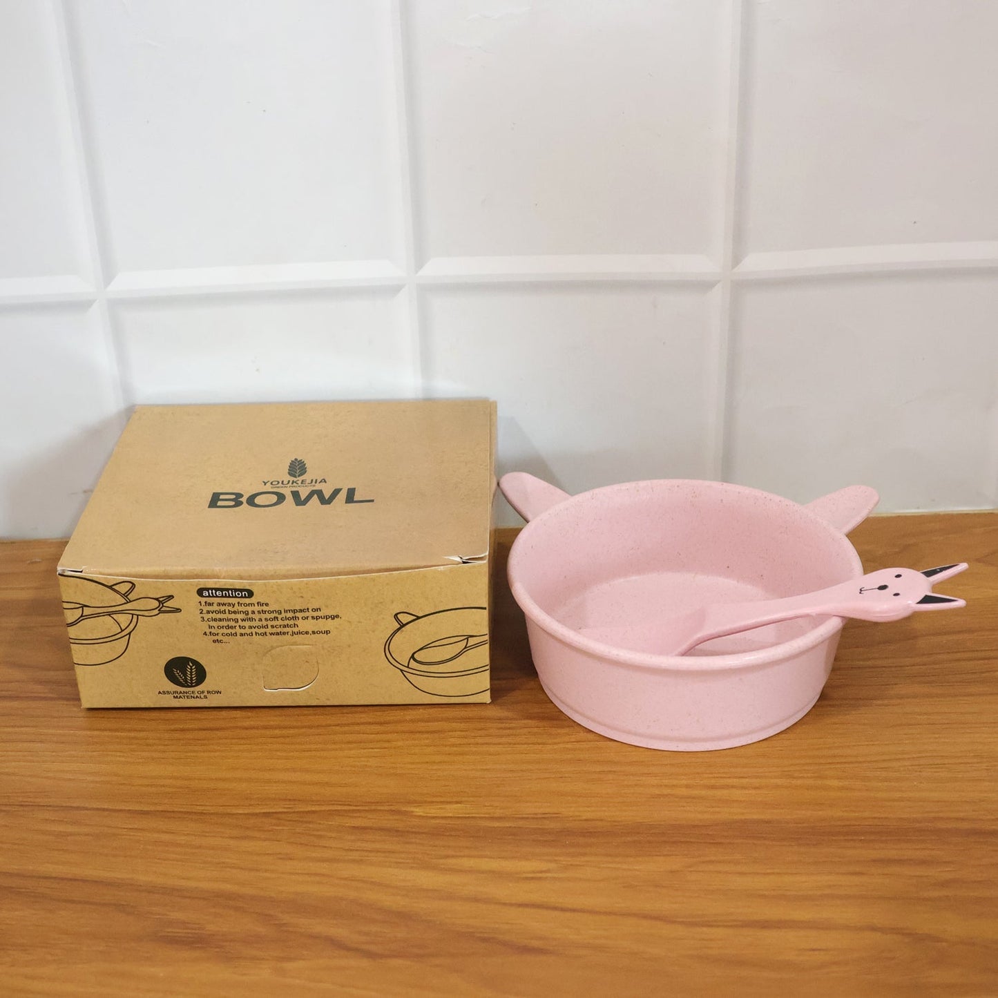 Durable plastic kids feeding bowl with spoon for toddler meals