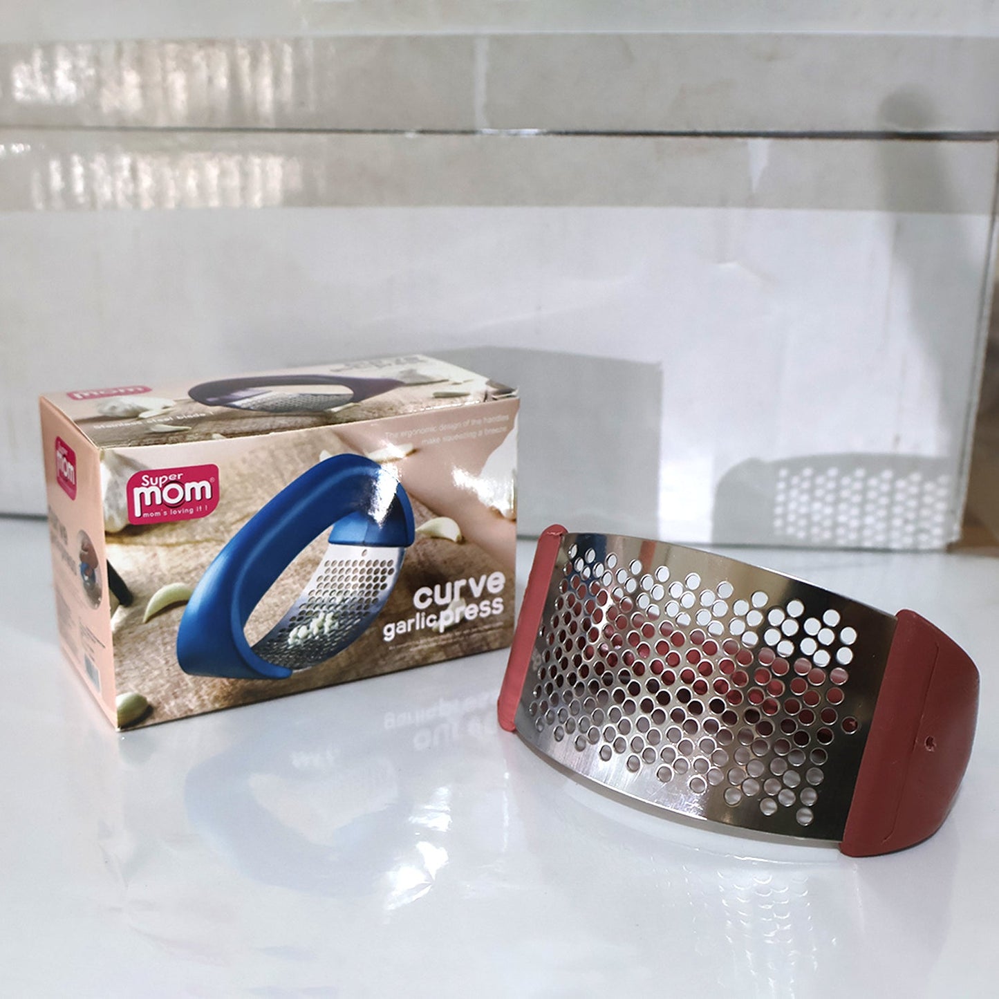 Garlic press crusher product image
