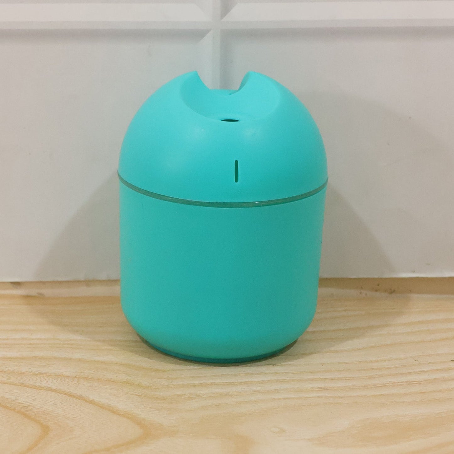 Lightweight mini air humidifier for improved indoor air quality