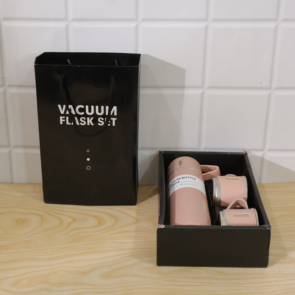 Stainless Steel Vacuum Flask Set – Keeps Drinks Hot & Cold 12h