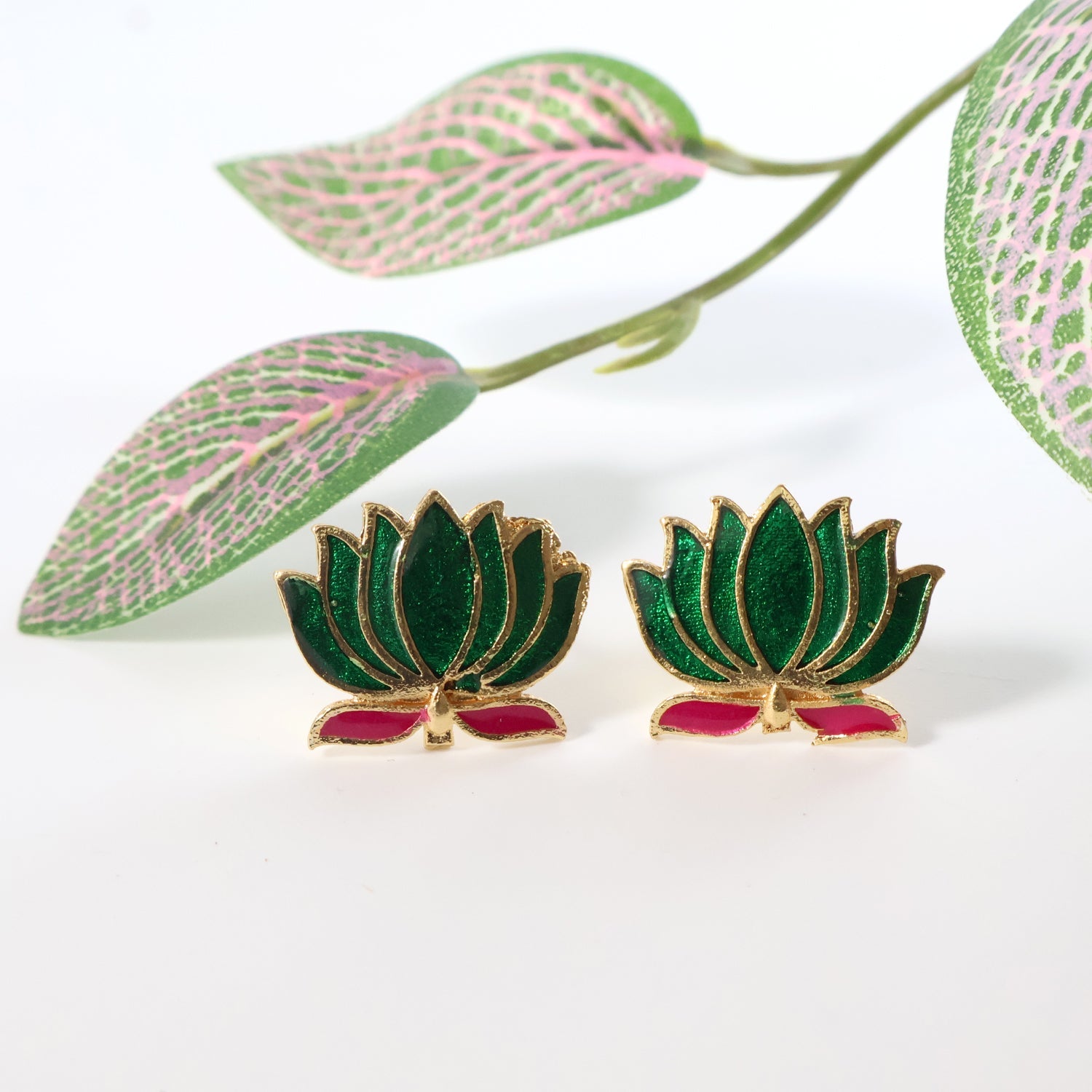 Traditional lotus motif jewellery set with green enamel detailing