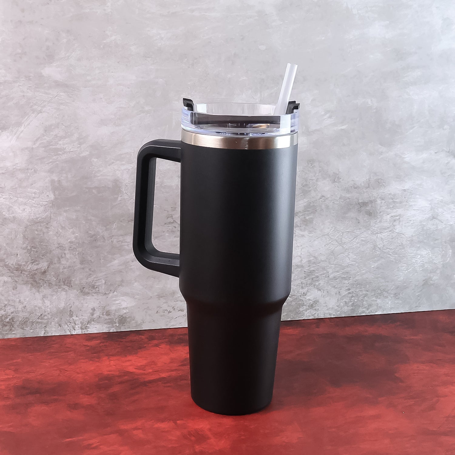 Close-up of travel mug ergonomic handle for comfortable sipping