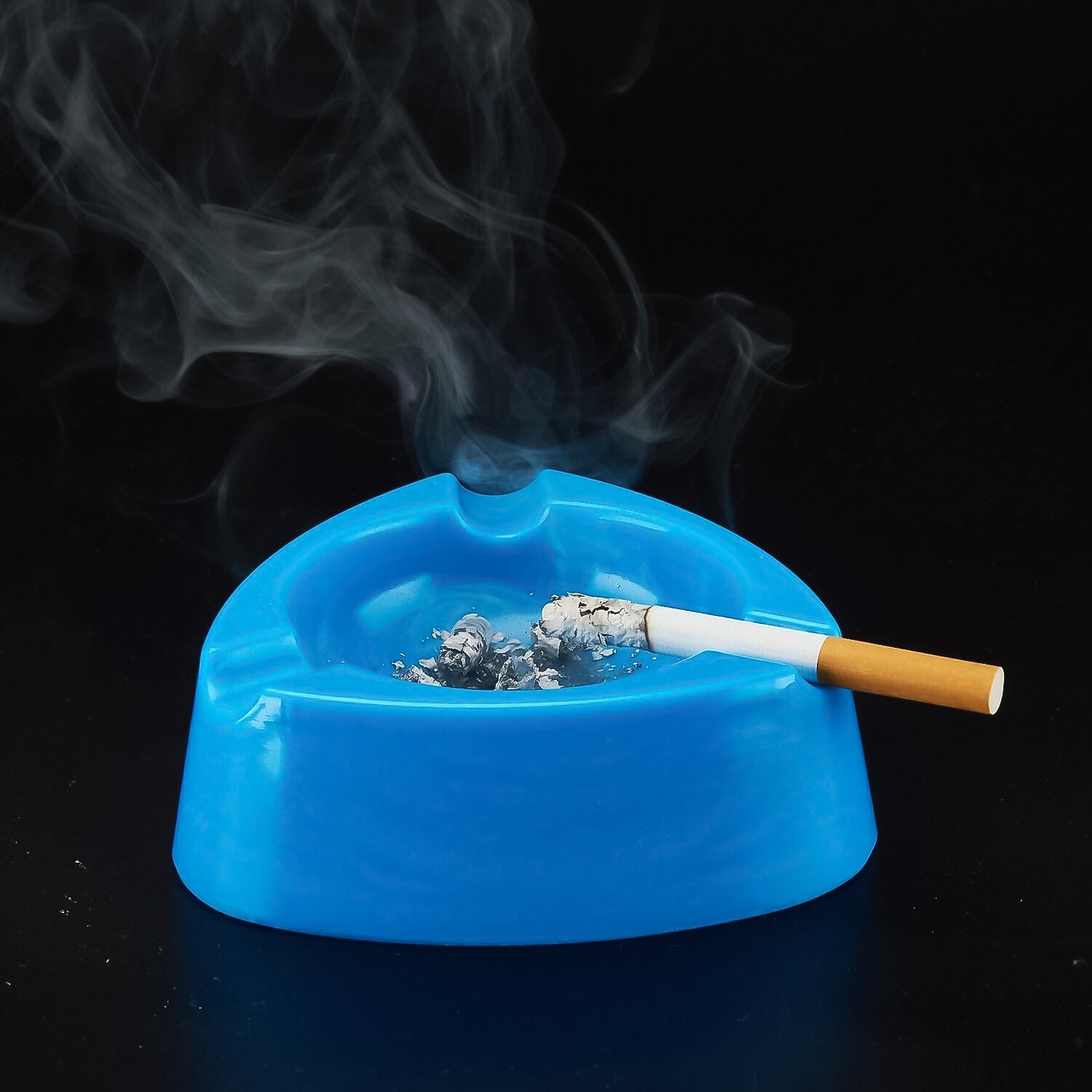 Close-up of heavy-duty plastic material of ashtray