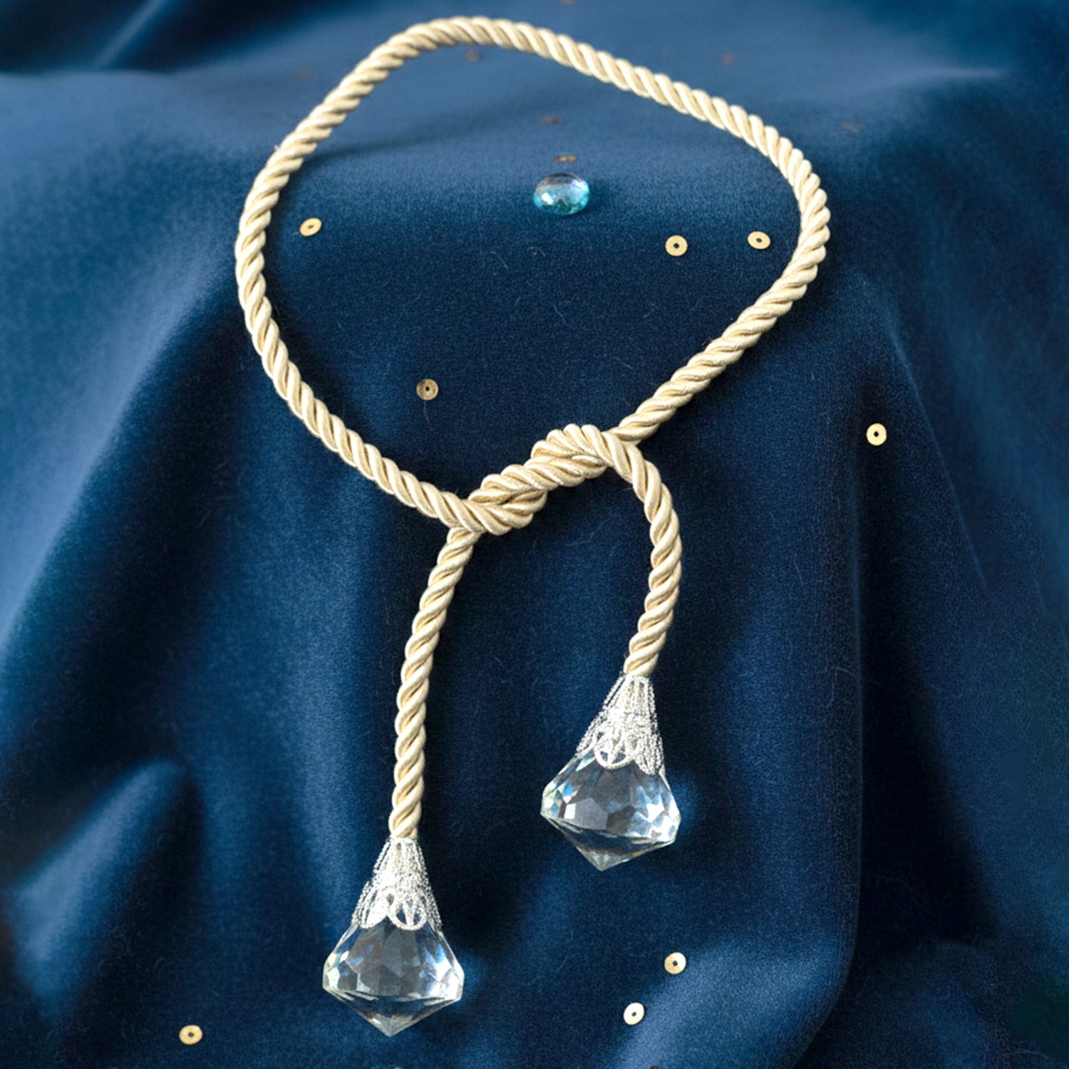 Premium curtain tieback with tassel and decorative elements