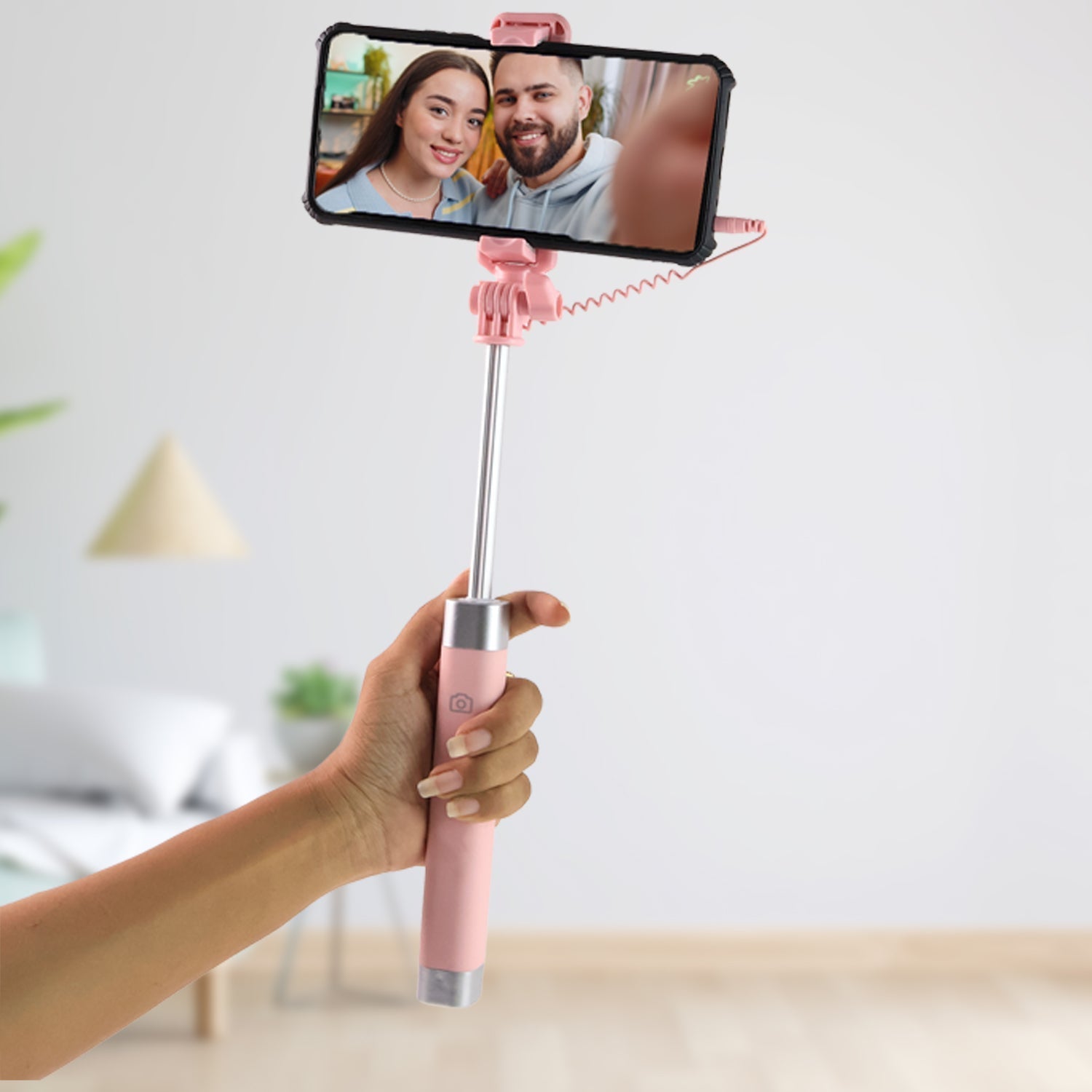 Rearview mirror integrated on wired selfie stick for precise selfies