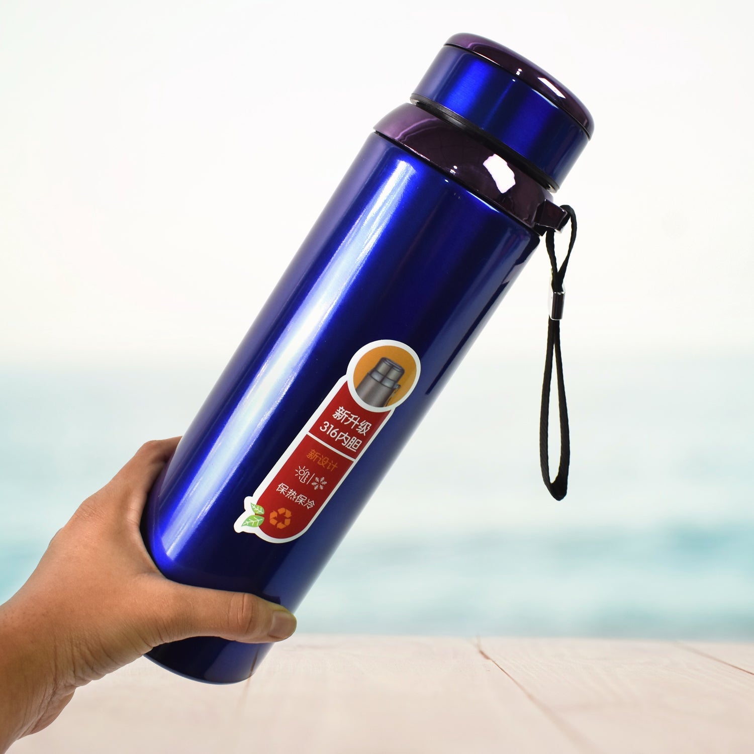 Front view of vacuum insulated stainless steel water bottle
