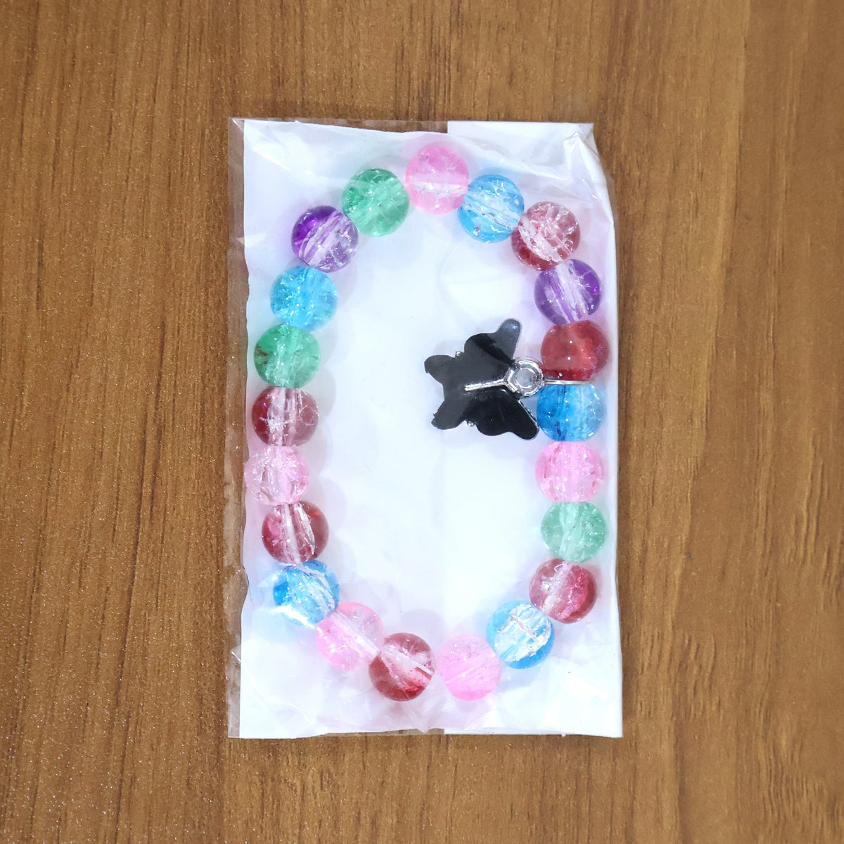 Elastic band bracelet featuring multicolor transparent crackle beads