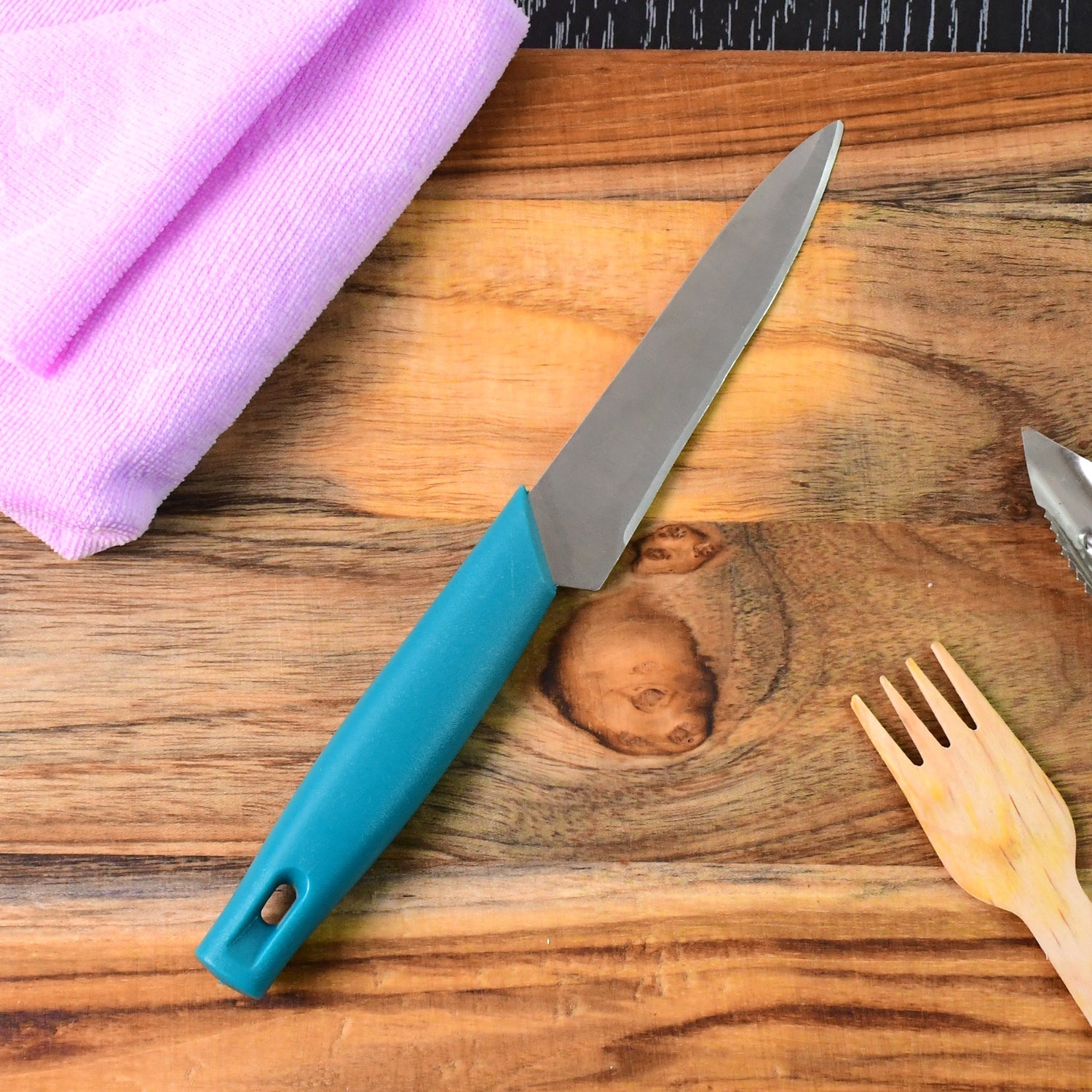Multipurpose kitchen utility knife for cutting and garnishing