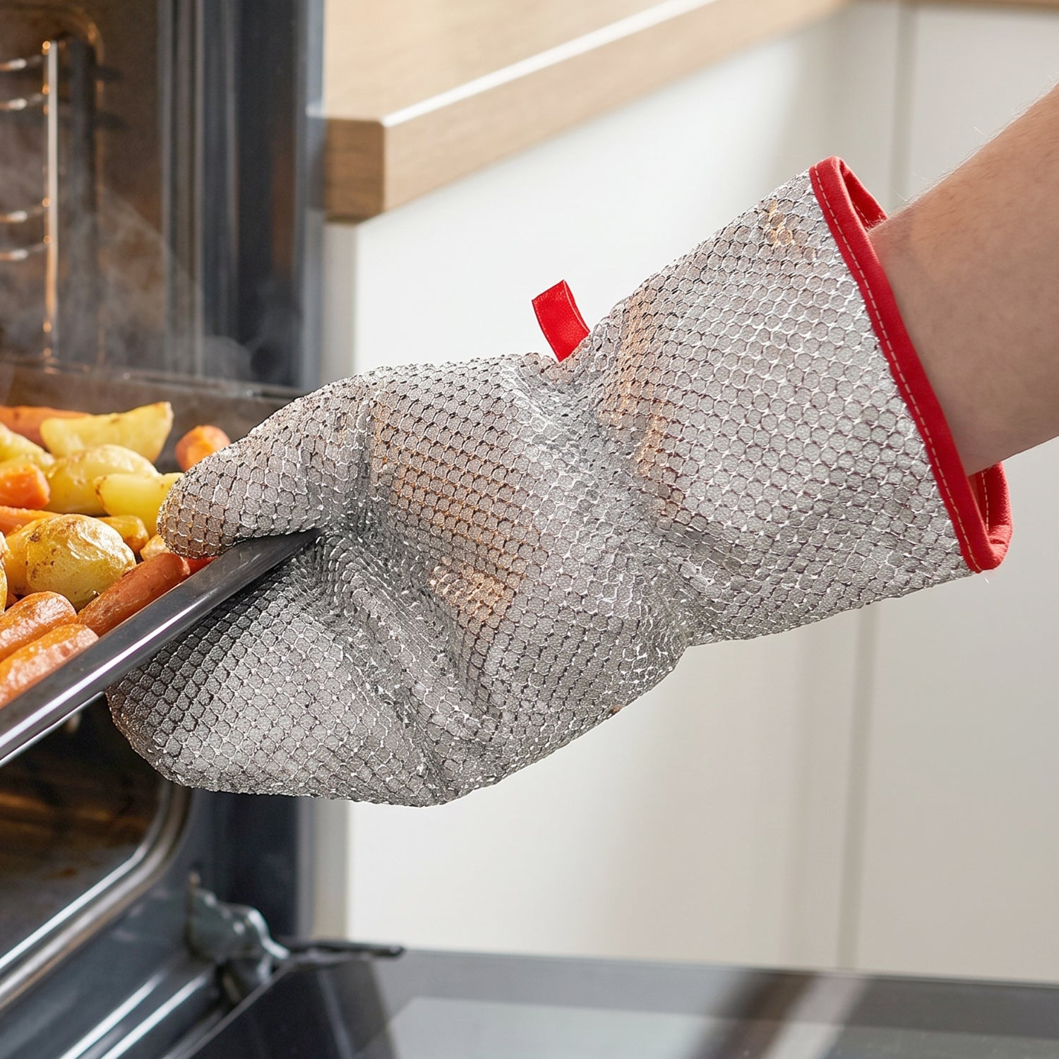 Reusable kitchen glove for handling cookware