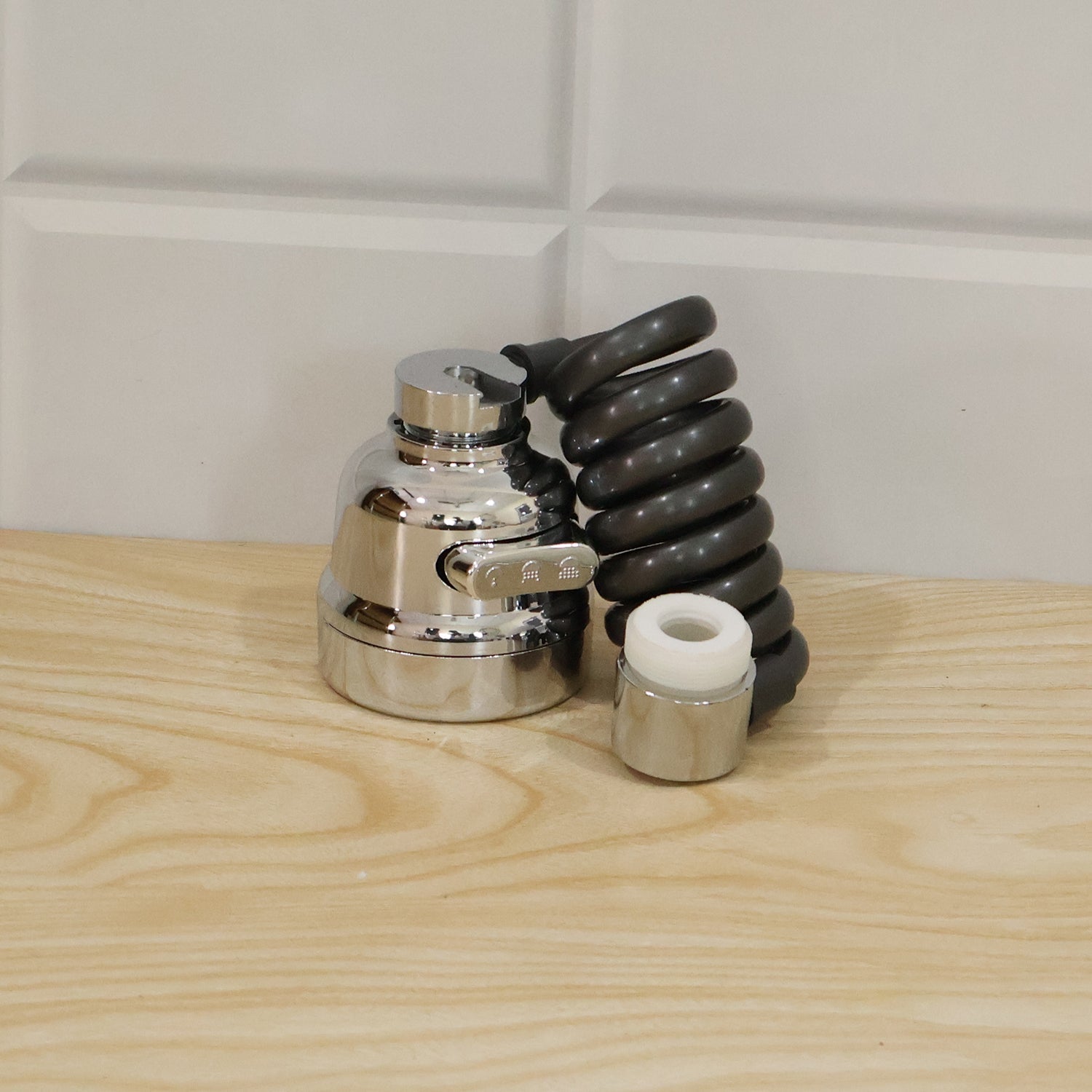 Live photo of kitchen faucet sprayer