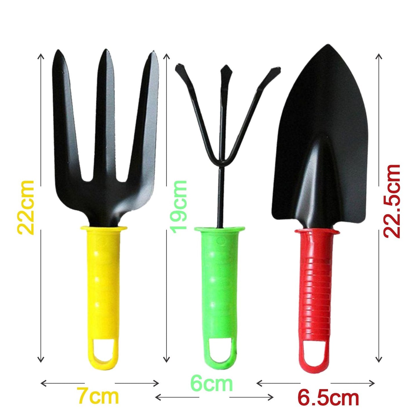 A yellow fork, green cultivator, and red trowel are displayed with their dimensions in centimeters on a white background.