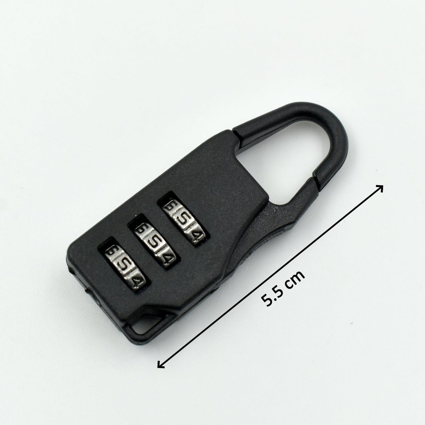 A black 3-digit combination lock with a measurement arrow indicating 5.5 cm in length on a white background.
