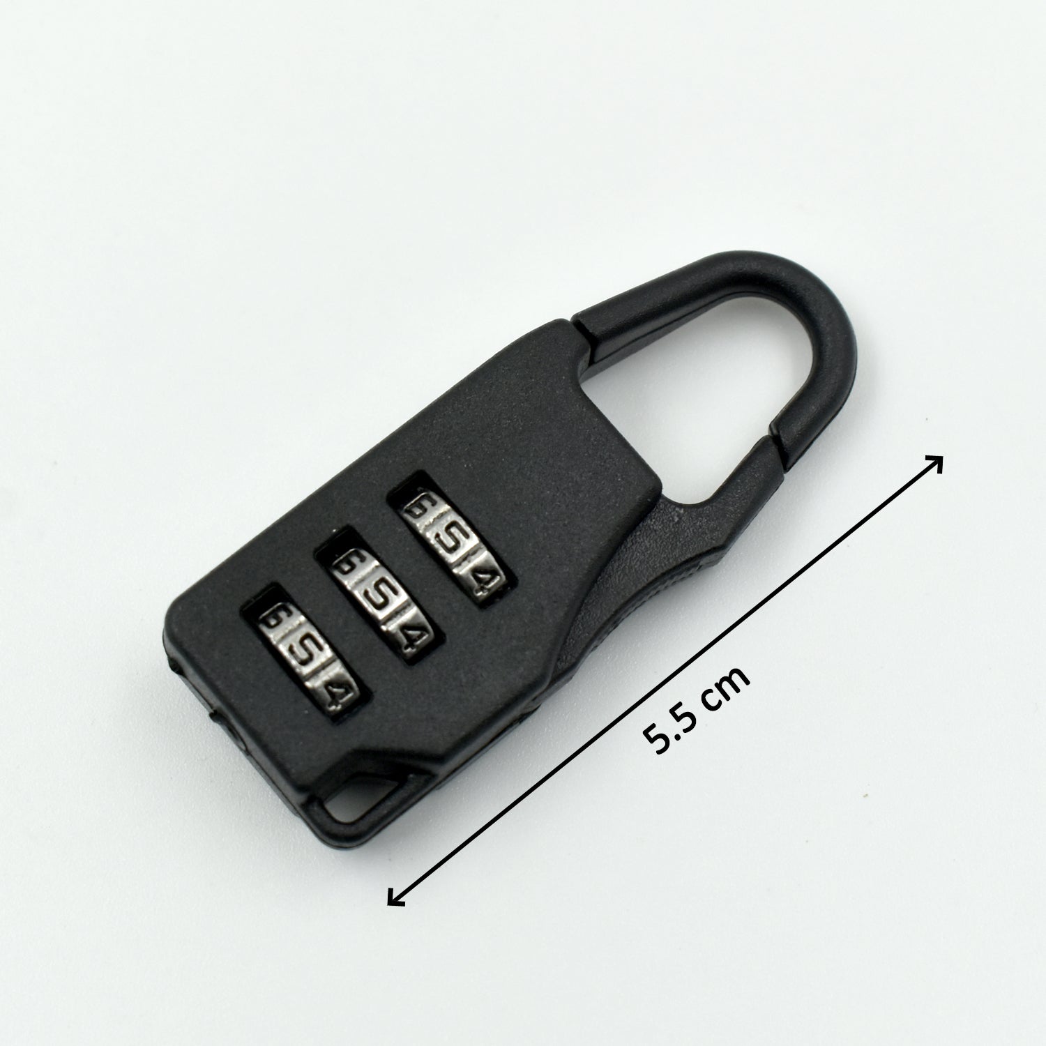 A black 3-digit combination lock with a measurement arrow indicating 5.5 cm in length on a white background.