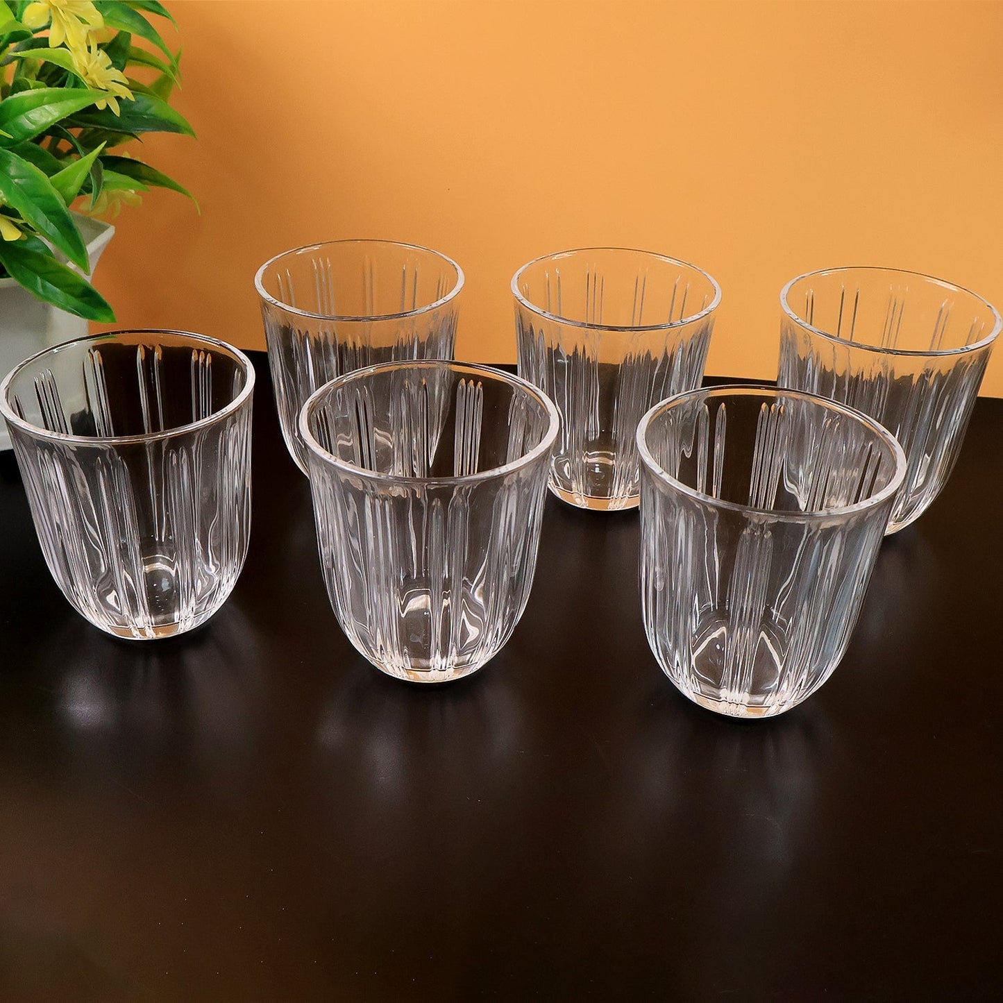 Transparent glass tumbler suitable for juice and water, 256 ml capacity