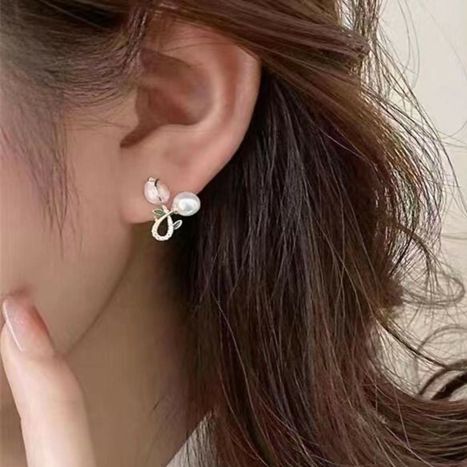 Aesthetic Pink Blossom & Pearl Earrings – Elegant Korean Style Accessories