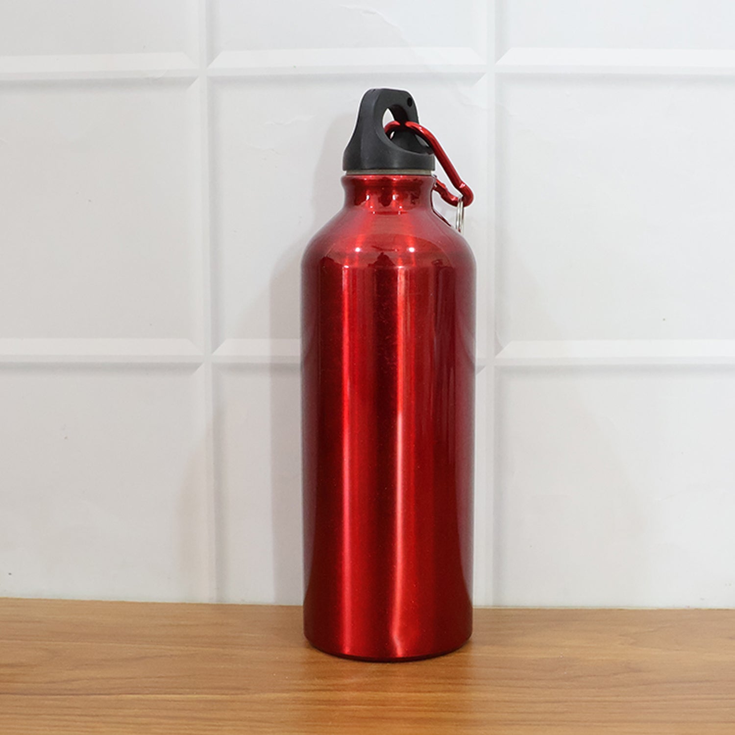 Stylish reusable water bottle designed for outdoor and active lifestyles