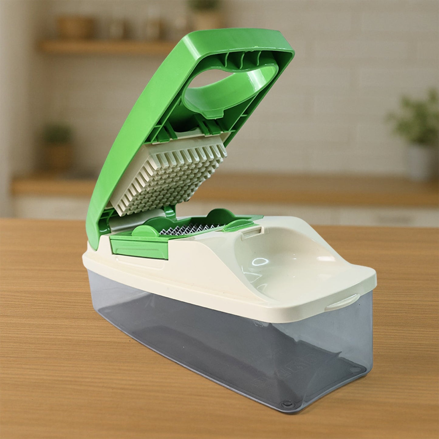 Compact fruit and vegetable dicer suitable for everyday kitchen tasks