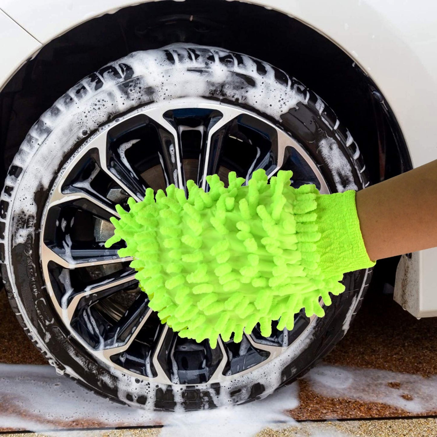 Secure grip elastic cuff on microfiber car wash glove mitt