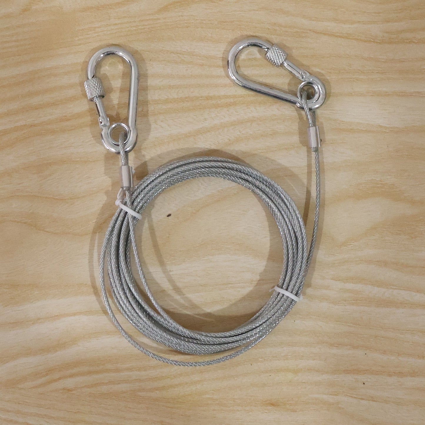 Full product view of the cloth drying wire rope with hooks