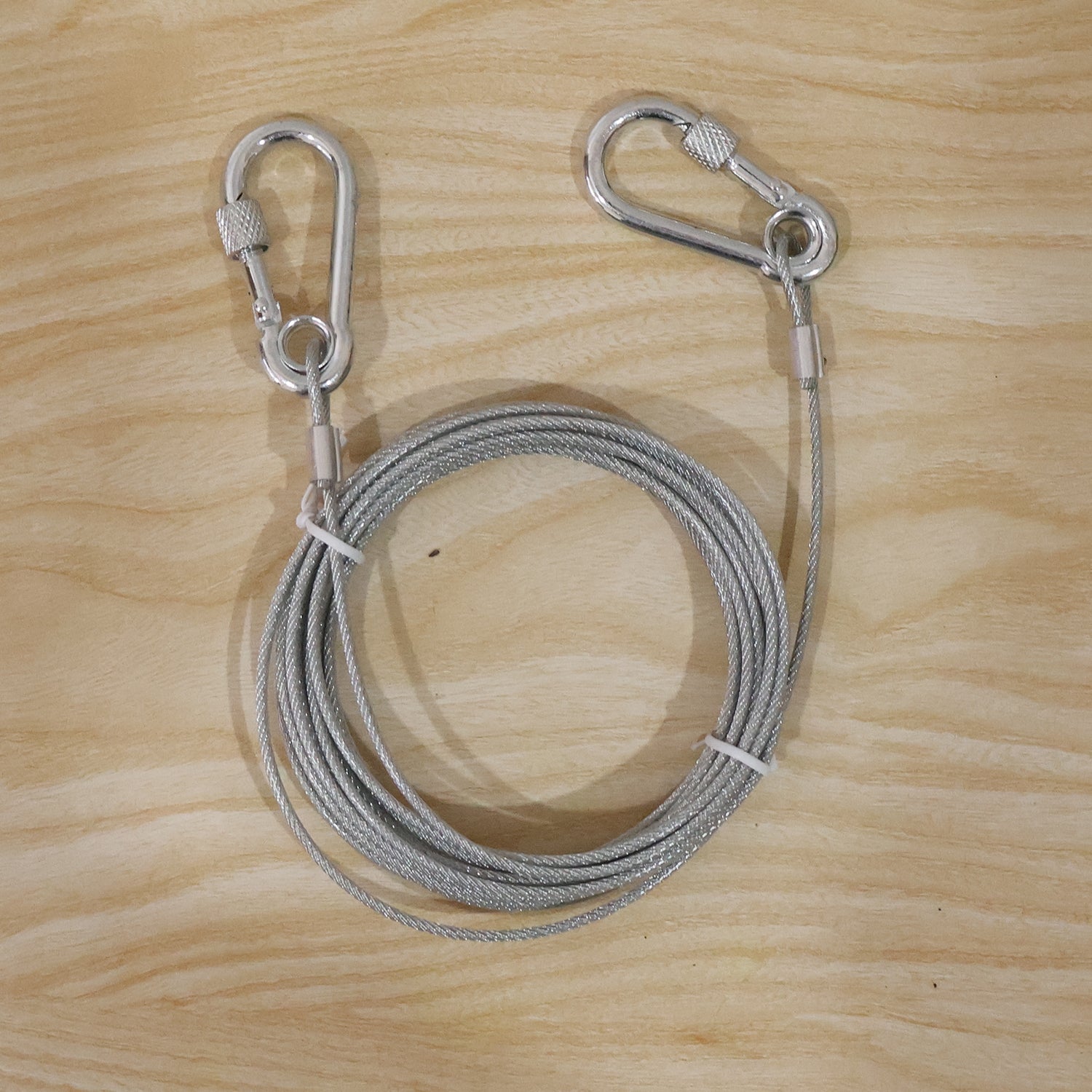 Full product view of the cloth drying wire rope with hooks