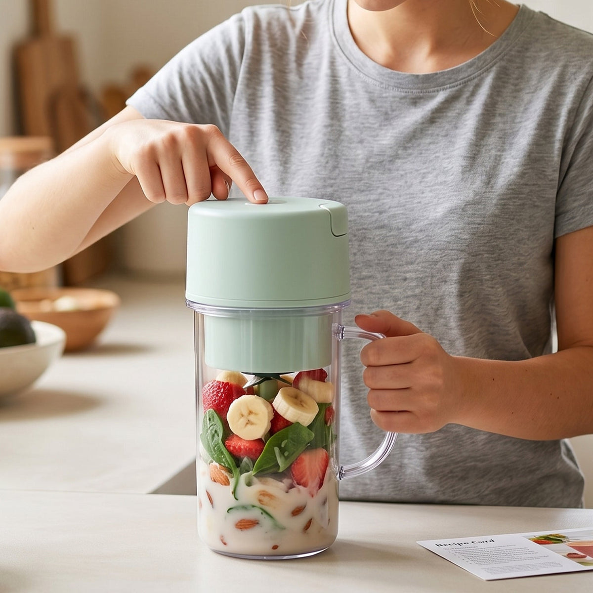 340 ML juicer bottle sized for one tall glass