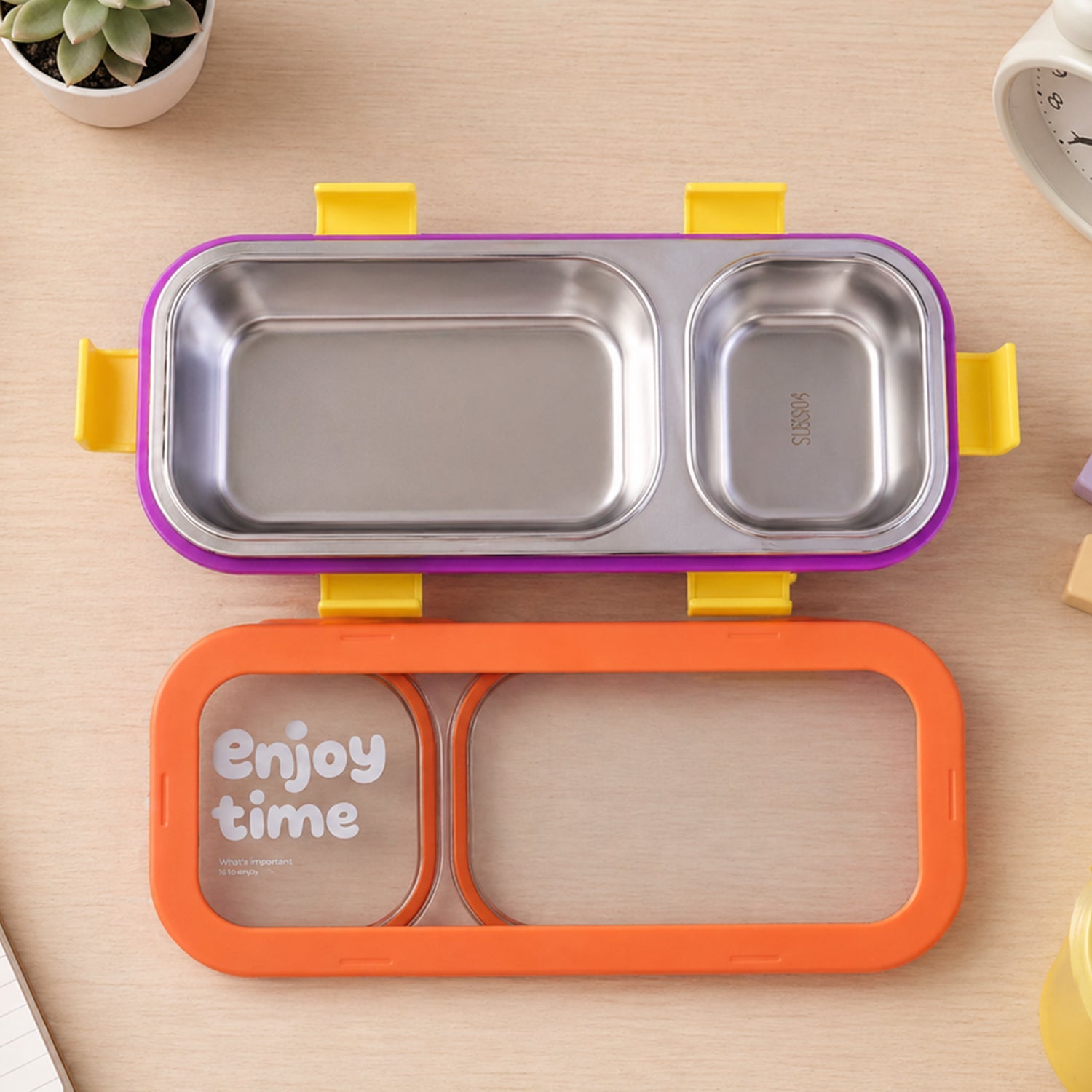 Heavy-duty stainless steel lunch box for travel and office use