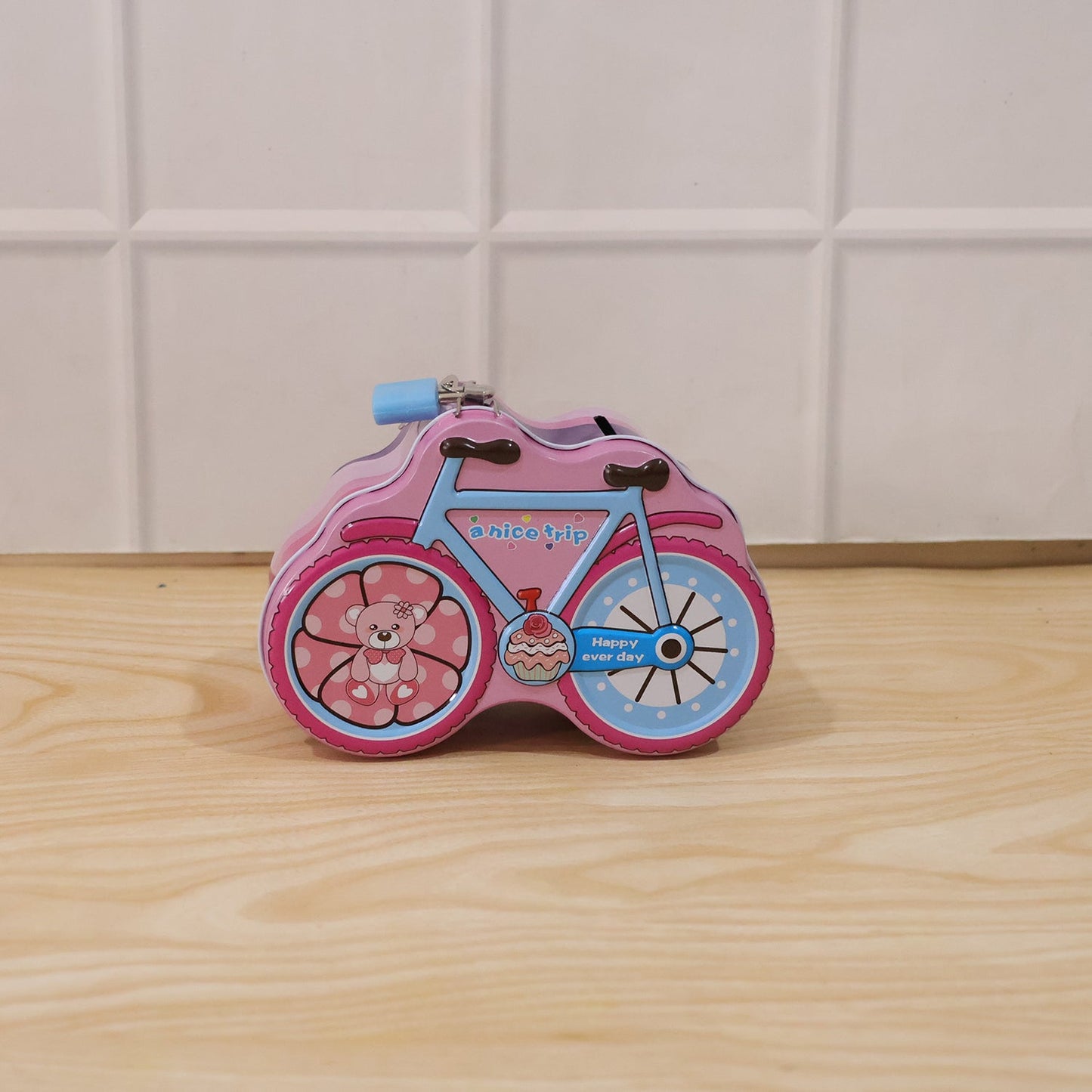 Secure coin bank with lock for children’s savings