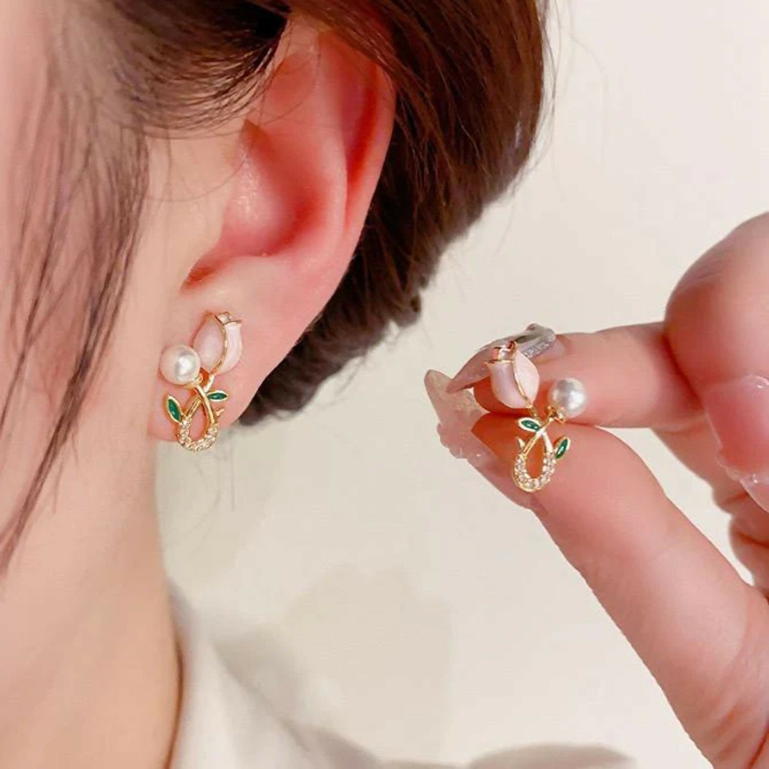 Aesthetic Pink Blossom & Pearl Earrings – Elegant Korean Style Accessories