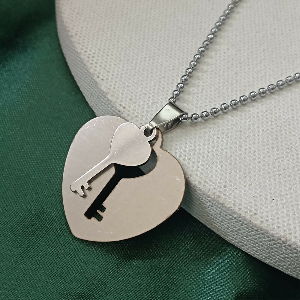Modern Heart and Key Pendent Necklace