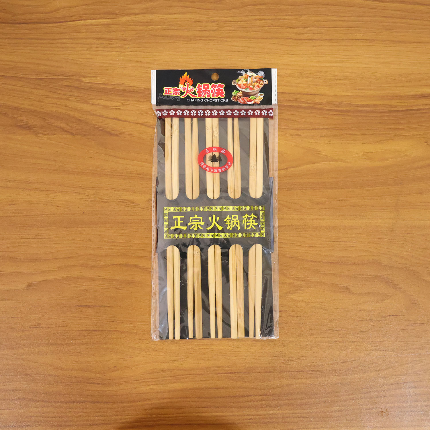 Lifestyle image showing bamboo chopsticks used for Asian meal