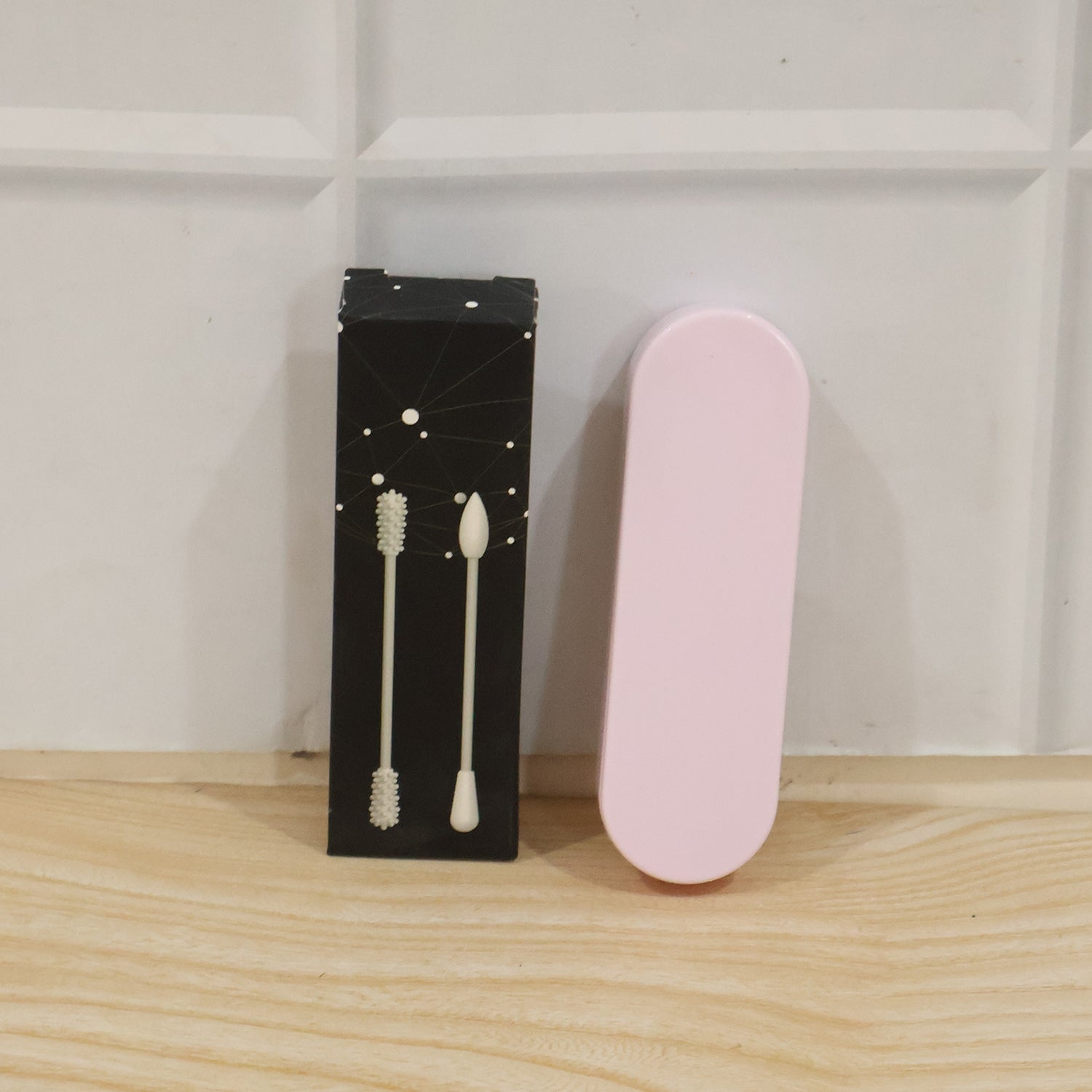 Durable reusable silicone swabs with storage case for long-lasting use