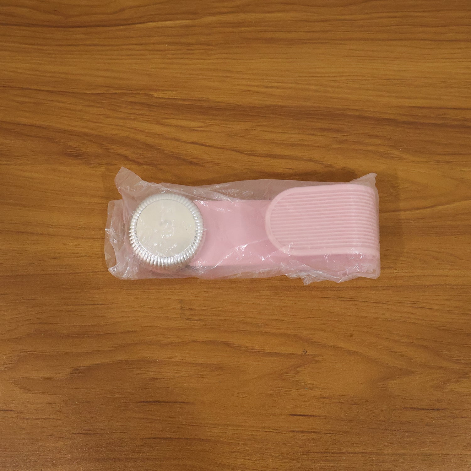 Durable anti-slip lid holder for safe cookware handling