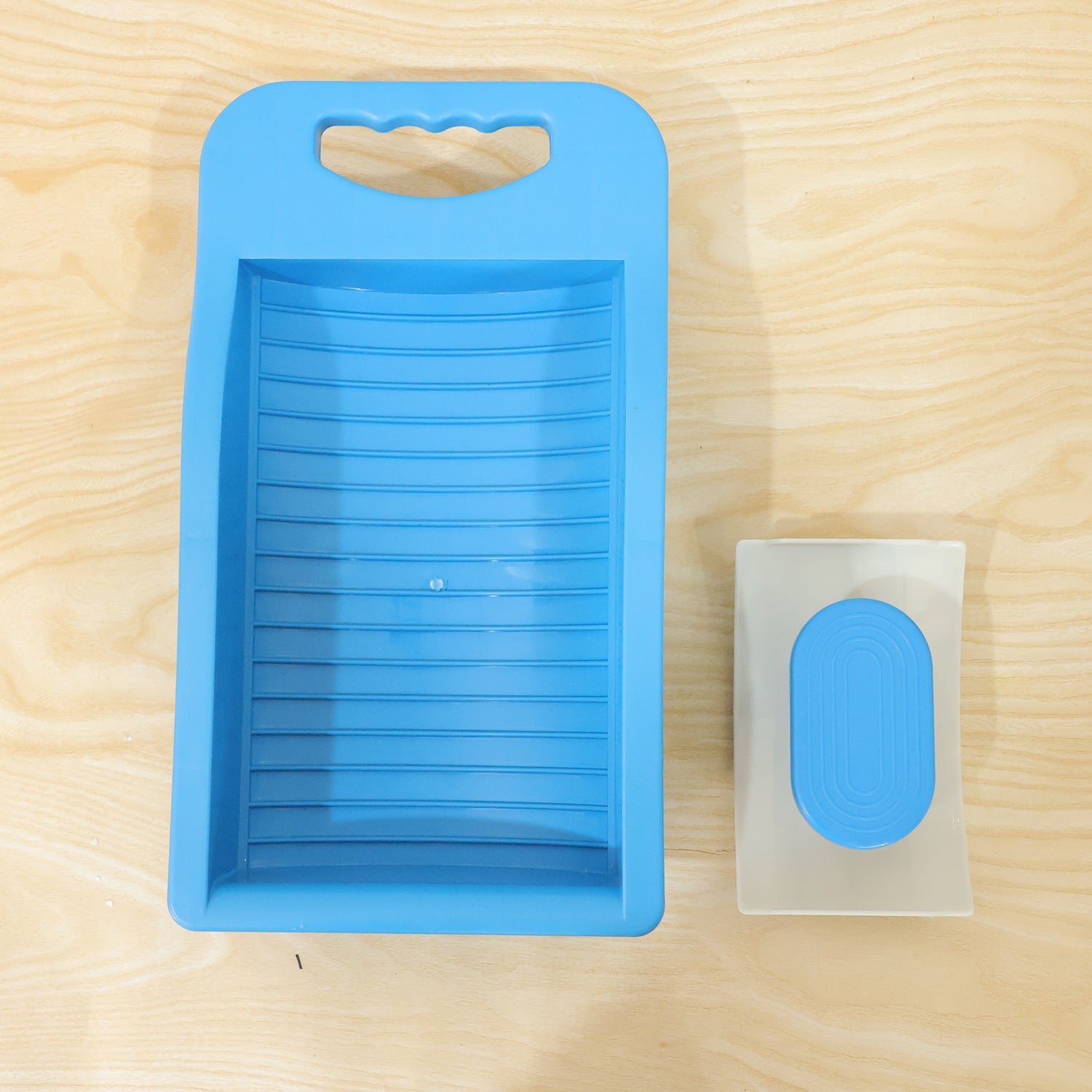 Live photo of portable plastic mini washing board