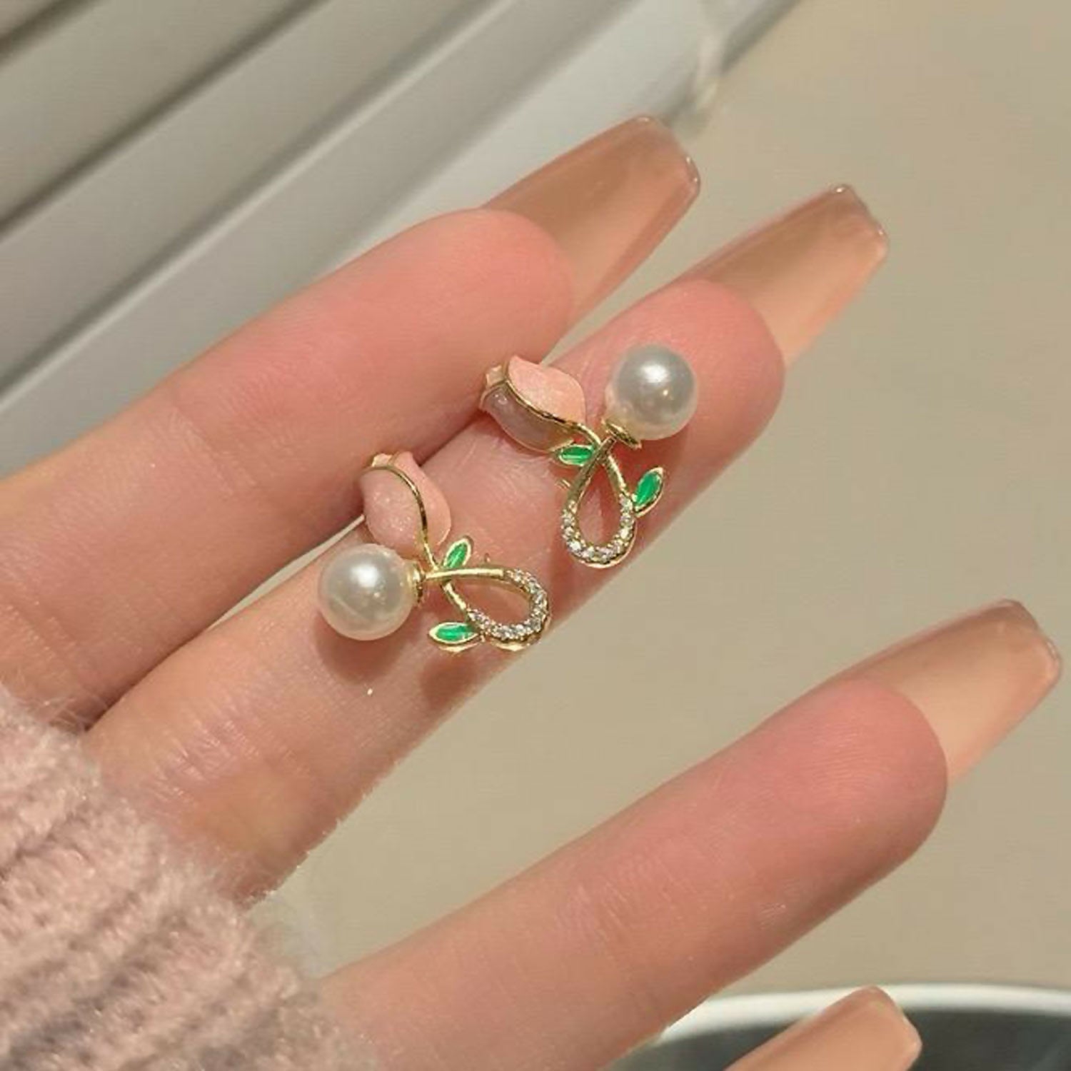 Aesthetic Pink Blossom & Pearl Earrings – Elegant Korean Style Accessories