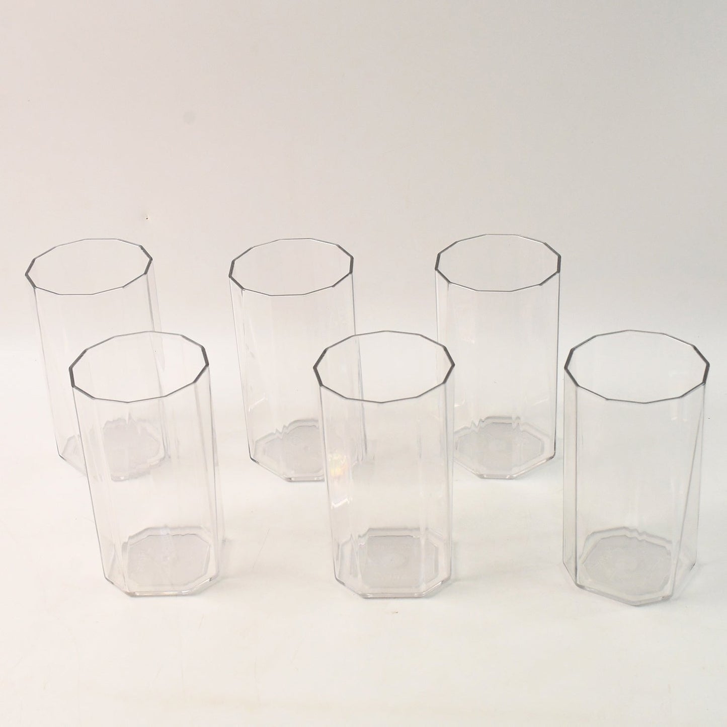 Elegant hexagonal cut unbreakable water tumbler plastic glass set