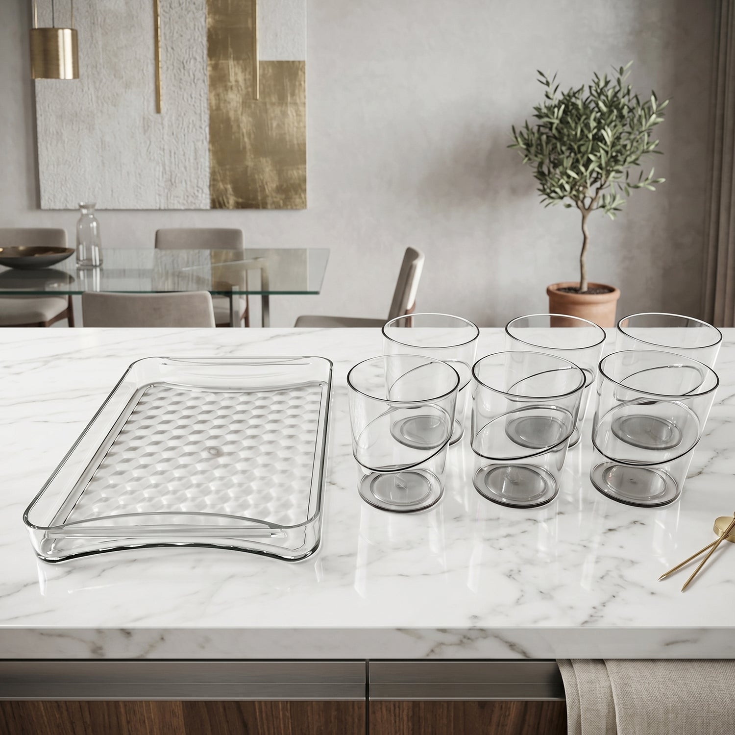 Set of six glasses and tray for home use