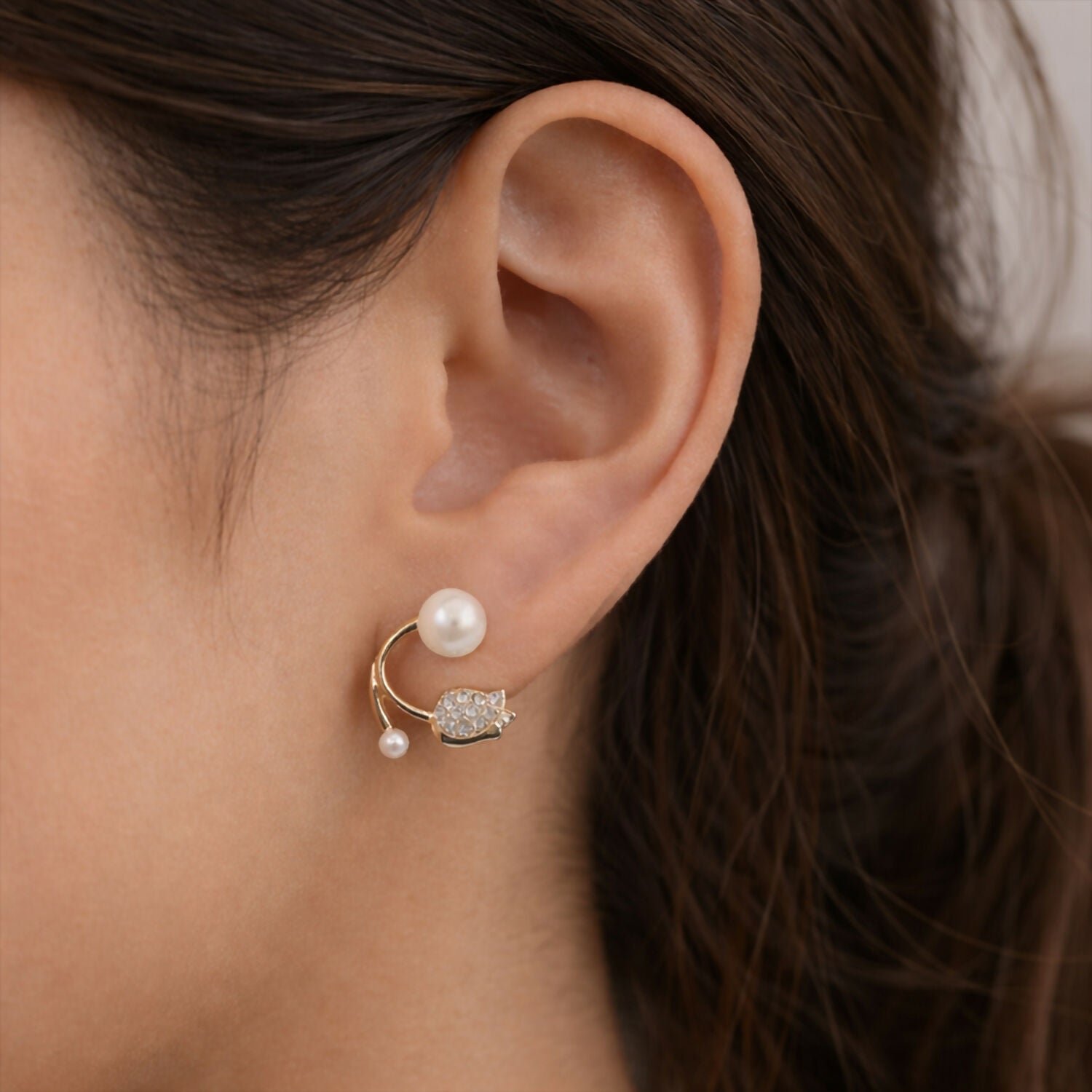 Korean Style Pearl Crystal Designer Stud Earrings for Women & Girls